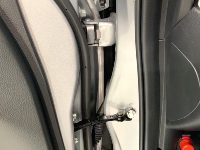 フィット ｅ：ＨＥＶベーシック　ＨｏｎｄａＳＥＮＳＩＮＧ新車保証試乗禁煙車　追突軽減ブレーキ　ワンオーナー車　フルセグＴＶ　カーテンエアバック　Ｒカメ　ＬＥＤ　パワーウインドウ　スマキー　横滑り防止　オートエアコン　ＥＴＣ車載器（42枚目）