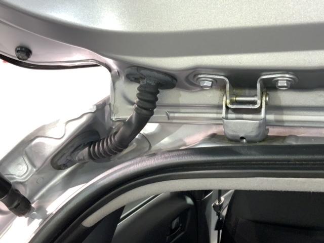 フィット ｅ：ＨＥＶベーシック　ＨｏｎｄａＳＥＮＳＩＮＧ新車保証試乗禁煙車　追突軽減ブレーキ　ワンオーナー車　フルセグＴＶ　カーテンエアバック　Ｒカメ　ＬＥＤ　パワーウインドウ　スマキー　横滑り防止　オートエアコン　ＥＴＣ車載器（43枚目）