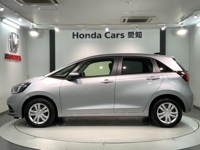 フィット ｅ：ＨＥＶベーシック　ＨｏｎｄａＳＥＮＳＩＮＧ新車保証試乗禁煙車　追突軽減ブレーキ　ワンオーナー車　フルセグＴＶ　カーテンエアバック　Ｒカメ　ＬＥＤ　パワーウインドウ　スマキー　横滑り防止　オートエアコン　ＥＴＣ車載器（47枚目）