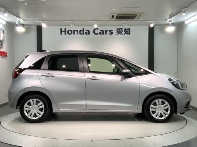 フィット ｅ：ＨＥＶベーシック　ＨｏｎｄａＳＥＮＳＩＮＧ新車保証試乗禁煙車　追突軽減ブレーキ　ワンオーナー車　フルセグＴＶ　カーテンエアバック　Ｒカメ　ＬＥＤ　パワーウインドウ　スマキー　横滑り防止　オートエアコン　ＥＴＣ車載器（51枚目）