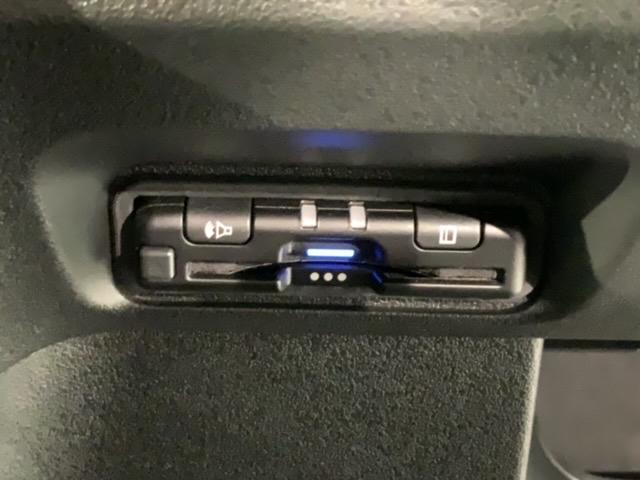 Ｎ－ＢＯＸカスタム ベースグレード　ＨｏｎｄａＳＥＮＳＩＮＧ新車保証試乗禁煙車　追突軽減ブレーキ　Ｂカメ　スマキー　ＬＥＤライト　オートエアコン　前席シートヒーター　クルーズコントロール　ＥＴＣ　ＥＳＣ　サイドカーテンエアバック　地デジ（12枚目）