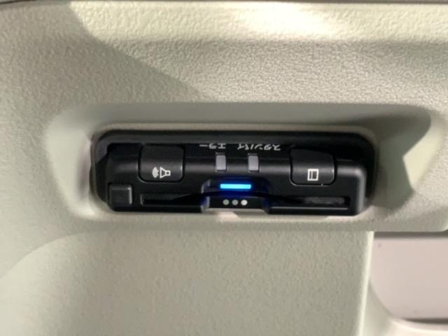 Ｎ－ＢＯＸ ベースグレード　ＨｏｎｄａＳＥＮＳＩＮＧ新車保証試乗禁煙車　パワーウインドー　衝突被害軽減　バックカメラ付　インテリキー　横滑り防止機能　両側スライド片側電動ドア　オートエアコン　ＬＥＤライト　盗難防止装置　フルセグ（11枚目）