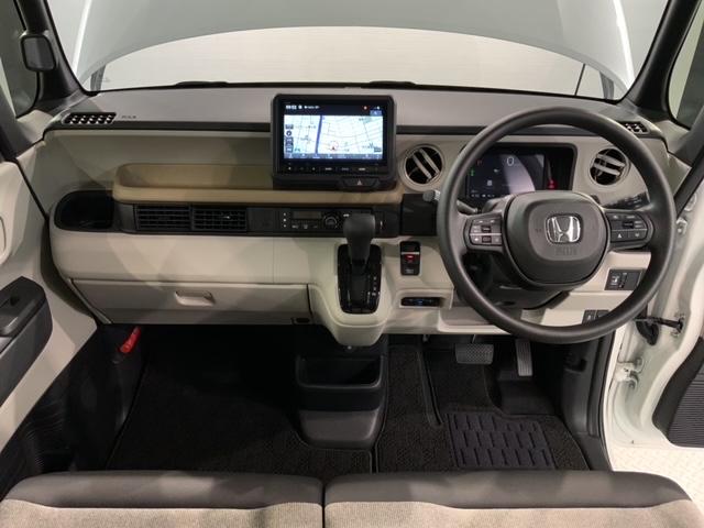 Ｎ－ＢＯＸ ベースグレード　ＨｏｎｄａＳＥＮＳＩＮＧ新車保証試乗禁煙車　パワーウインドー　衝突被害軽減　バックカメラ付　インテリキー　横滑り防止機能　両側スライド片側電動ドア　オートエアコン　ＬＥＤライト　盗難防止装置　フルセグ（8枚目）