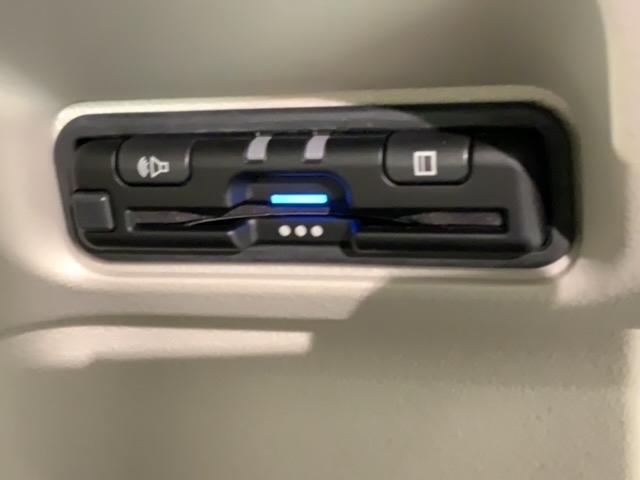 Ｎ－ＢＯＸ ベースグレード　コンフォートパッケージＨｏｎｄａＳＥＮＳＩＮＧ　パワーウインドー　衝突被害軽減　バックカメラ付　インテリキー　横滑り防止機能　禁煙　オートエアコン　ＬＥＤライト　盗難防止装置　Ｗエアバック　エアバッグ（12枚目）