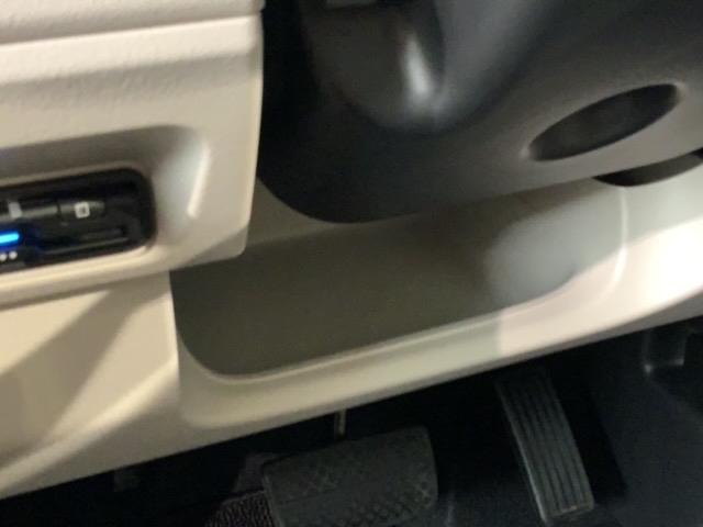 Ｎ－ＢＯＸ ベースグレード　コンフォートパッケージＨｏｎｄａＳＥＮＳＩＮＧ　パワーウインドー　衝突被害軽減　バックカメラ付　インテリキー　横滑り防止機能　禁煙　オートエアコン　ＬＥＤライト　盗難防止装置　Ｗエアバック　エアバッグ（28枚目）