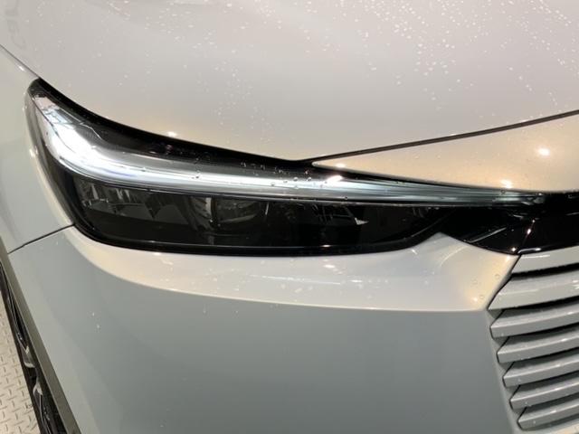 ヴェゼル ｅ：ＨＥＶ　Ｚ　ホンダセンシング　新車保証継承　禁煙　当社デモカー　ナビ　Ｒカメラ　ＣＤ　ＤＶＤ　ＢＴオーディオ　音楽録音　ＴＶ　アルミ　ＬＥＤヘッド　シートヒーター　パワーテールゲート　クルコン　スマートキー（7枚目）