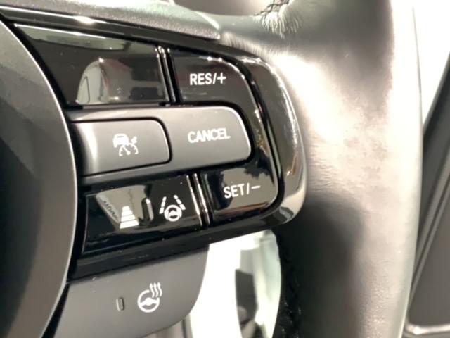ヴェゼル ｅ：ＨＥＶ　Ｚ　ホンダセンシング　新車保証継承　禁煙　当社デモカー　ナビ　Ｒカメラ　ＣＤ　ＤＶＤ　ＢＴオーディオ　音楽録音　ＴＶ　アルミ　ＬＥＤヘッド　シートヒーター　パワーテールゲート　クルコン　スマートキー（10枚目）
