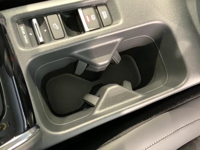 ヴェゼル ｅ：ＨＥＶ　Ｚ　ホンダセンシング　新車保証継承　禁煙　当社デモカー　ナビ　Ｒカメラ　ＣＤ　ＤＶＤ　ＢＴオーディオ　音楽録音　ＴＶ　アルミ　ＬＥＤヘッド　シートヒーター　パワーテールゲート　クルコン　スマートキー（27枚目）