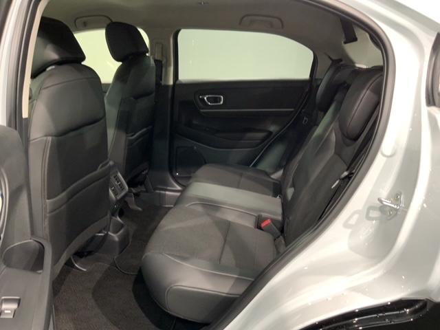 ヴェゼル ｅ：ＨＥＶ　Ｚ　ホンダセンシング　新車保証継承　禁煙　当社デモカー　ナビ　Ｒカメラ　ＣＤ　ＤＶＤ　ＢＴオーディオ　音楽録音　ＴＶ　アルミ　ＬＥＤヘッド　シートヒーター　パワーテールゲート　クルコン　スマートキー（32枚目）