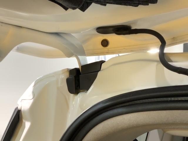 ステップワゴンスパーダ Z 禁煙 大型ナビ 後席モニタ- バックカメラ Bluetooth 音楽録音 フルセグTV/ DVD再生 両側電動スライドドア ETC HIDヘッドライト ドアバイザ- フロアマット 整備記録簿(43枚目)