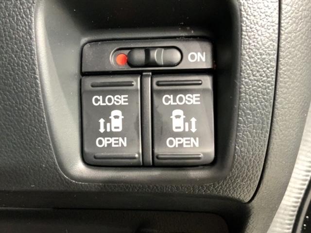 N-BOXカスタム G・Lパッケージ 禁煙 ワンオ-ナ- ナビ バックカメラ Bluetooth 音楽録音 フルセグTV DVD再生 衝突軽減ブレ-キ 両側電動スライドドア ETC サイドカ-テンSRS ドアバイザ- フロアマット 記録簿(13枚目)