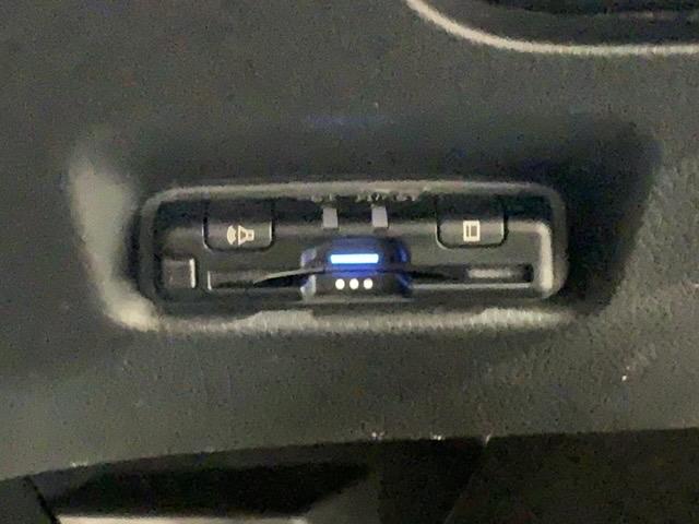 フィット e:HEVホーム HSENSING 新車保証 試乗車 ワンオ-ナ- ナビVXU-245FTi TV Rカメラ CD録音 BTオ-ディオ DVD ETC LEDライト VSA クルコン スマ-トキ- スペアキ- AAC(12枚目)