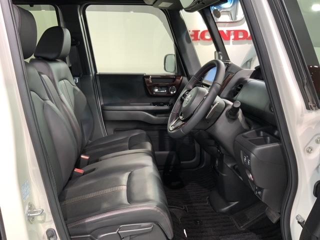 シートは厚めのクッションですのでゆったり座れますよ。