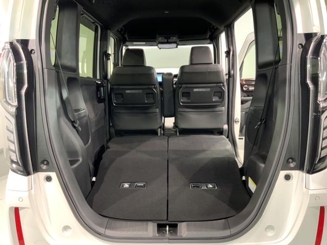 リアシートを倒すと、ラゲッジスペースを広くお使いいただけます！