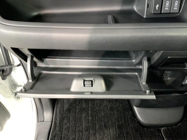 自社商品化センターにて内外装のクリーニングを実施しております！