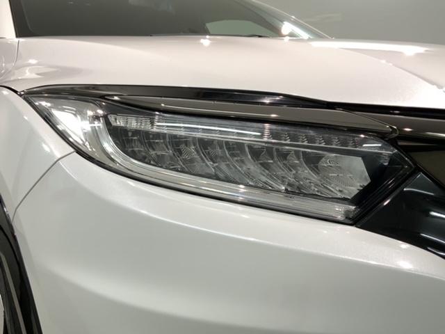 ＬＥＤヘッドライトは、点灯の瞬間から最大光量を発揮し、突然暗くなるトンネルなどでの安定感を高めます。