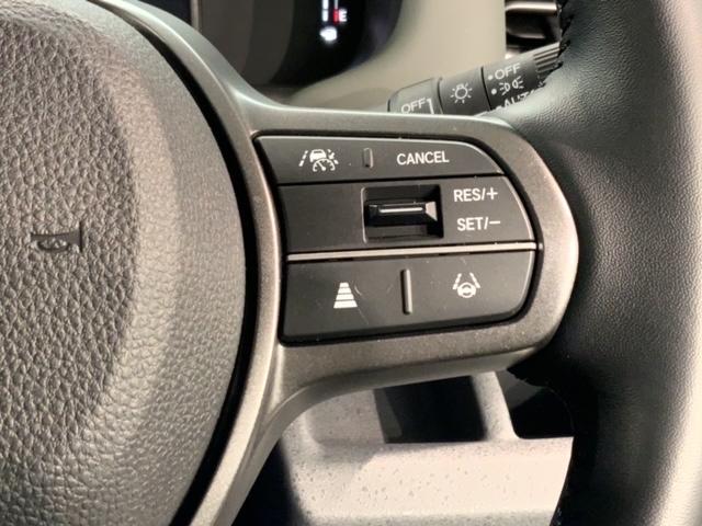 フリード クロスター　ＳＥＮＳＩＮＧ　最長５年　禁煙試乗車　９ｉｎナビ　ＴＶ　Ｒカメラ　Ｂｌｕｅｔｏｏｔｈ　ＣａｒＰｌａｙ　ＡｎｄｒｏｉｄＡｕｔｏ　ＥＴＣ　ＬＥＤライト　両側電動ドア　シートヒーター　フォグ　ＢＳＩ（11枚目）