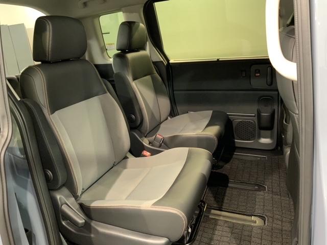 フリード クロスター　ＳＥＮＳＩＮＧ　最長５年　禁煙試乗車　９ｉｎナビ　ＴＶ　Ｒカメラ　Ｂｌｕｅｔｏｏｔｈ　ＣａｒＰｌａｙ　ＡｎｄｒｏｉｄＡｕｔｏ　ＥＴＣ　ＬＥＤライト　両側電動ドア　シートヒーター　フォグ　ＢＳＩ（18枚目）