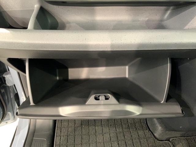 フリード クロスター　ＳＥＮＳＩＮＧ　最長５年　禁煙試乗車　９ｉｎナビ　ＴＶ　Ｒカメラ　Ｂｌｕｅｔｏｏｔｈ　ＣａｒＰｌａｙ　ＡｎｄｒｏｉｄＡｕｔｏ　ＥＴＣ　ＬＥＤライト　両側電動ドア　シートヒーター　フォグ　ＢＳＩ（27枚目）