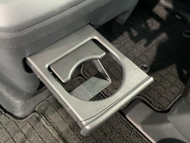 フリード クロスター　ＳＥＮＳＩＮＧ　最長５年　禁煙試乗車　９ｉｎナビ　ＴＶ　Ｒカメラ　Ｂｌｕｅｔｏｏｔｈ　ＣａｒＰｌａｙ　ＡｎｄｒｏｉｄＡｕｔｏ　ＥＴＣ　ＬＥＤライト　両側電動ドア　シートヒーター　フォグ　ＢＳＩ（28枚目）