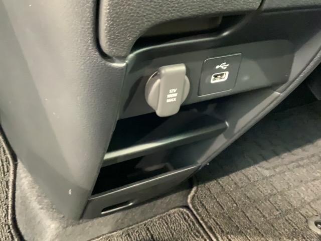 フリード クロスター　ＳＥＮＳＩＮＧ　最長５年　禁煙試乗車　９ｉｎナビ　ＴＶ　Ｒカメラ　Ｂｌｕｅｔｏｏｔｈ　ＣａｒＰｌａｙ　ＡｎｄｒｏｉｄＡｕｔｏ　ＥＴＣ　ＬＥＤライト　両側電動ドア　シートヒーター　フォグ　ＢＳＩ（29枚目）