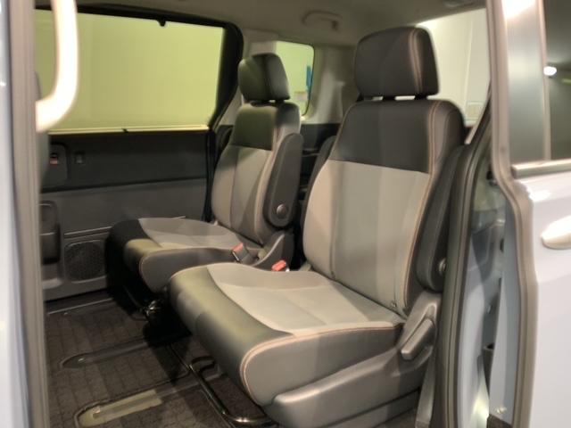 フリード クロスター　ＳＥＮＳＩＮＧ　最長５年　禁煙試乗車　９ｉｎナビ　ＴＶ　Ｒカメラ　Ｂｌｕｅｔｏｏｔｈ　ＣａｒＰｌａｙ　ＡｎｄｒｏｉｄＡｕｔｏ　ＥＴＣ　ＬＥＤライト　両側電動ドア　シートヒーター　フォグ　ＢＳＩ（32枚目）