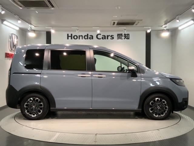 フリード クロスター　ＳＥＮＳＩＮＧ　最長５年　禁煙試乗車　９ｉｎナビ　ＴＶ　Ｒカメラ　Ｂｌｕｅｔｏｏｔｈ　ＣａｒＰｌａｙ　ＡｎｄｒｏｉｄＡｕｔｏ　ＥＴＣ　ＬＥＤライト　両側電動ドア　シートヒーター　フォグ　ＢＳＩ（51枚目）