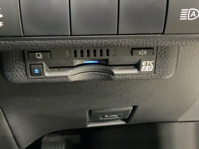 カローラスポーツ ハイブリッドＧＺ　最長５年保証　純正ナビ　ＴＶ　Ｒカメラ　ＢＴオ－ディオ　ドラレコ　衝突軽減Ｂ　ＥＴＣ　ＬＥＤライト　横滑り防止　シ－トヒ－タ－　クルコン　アルミ　スマ－トキ－　スペアキ－　盗難防止装置　Ｗエアバッグ（12枚目）