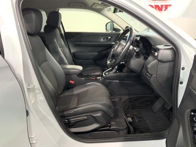 ヴェゼル ｅ：ＨＥＶＺ　ＳＥＮＳＩＮＧ　最長５年保証　禁煙　１オ－ナ－　純正９ｉｎナビ　ＴＶ　ＲカメラＣａｒＰｌａｙ　マルチビュ－　Ｂｌｕｅｔｏｏｔｈ　ドラレコ前後　ＥＴＣ２．０　シ－トヒ－タ－　パーキングセンサー　ＢＳＩ（17枚目）