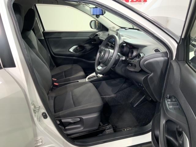 ヤリスクロス ハイブリッドＧ　最長５年保証　ワンオ－ナ－　Ｒカメラ　マルチビュー　ＢＴオ－ディオ　ドラレコ　衝突軽減Ｂ　ＥＴＣ　ＬＥＤライト　横滑り防止　クルコン　アルミ　スマ－トキ－　スペアキー　ドアバイザ－ＡＡＣ　Ｗエアバッグ（17枚目）