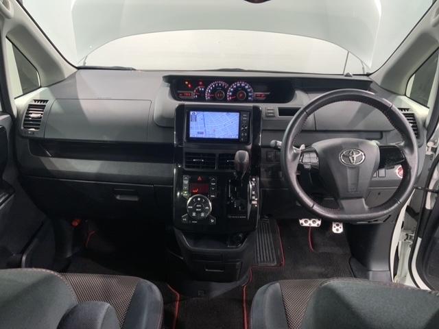 ヴォクシー ＺＳＧ’ｓ　１年保証　純正ナビ　ＴＶ　Ｒカメラ　ＢＴオ－ディオ　ＤＶＤ　ドラレコ　Ｒモニタ－　ＨＩＤ　アルミ　スマ－トキ－　盗難防止装置　整備記録簿　ドアバイザ－　ＡＡＣ　Ｗエアバッグ　ローダウン　地デジ（9枚目）