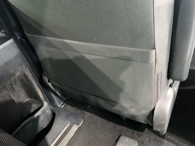 ヴォクシー ＺＳＧ’ｓ　１年保証　純正ナビ　ＴＶ　Ｒカメラ　ＢＴオ－ディオ　ＤＶＤ　ドラレコ　Ｒモニタ－　ＨＩＤ　アルミ　スマ－トキ－　盗難防止装置　整備記録簿　ドアバイザ－　ＡＡＣ　Ｗエアバッグ　ローダウン　地デジ（29枚目）