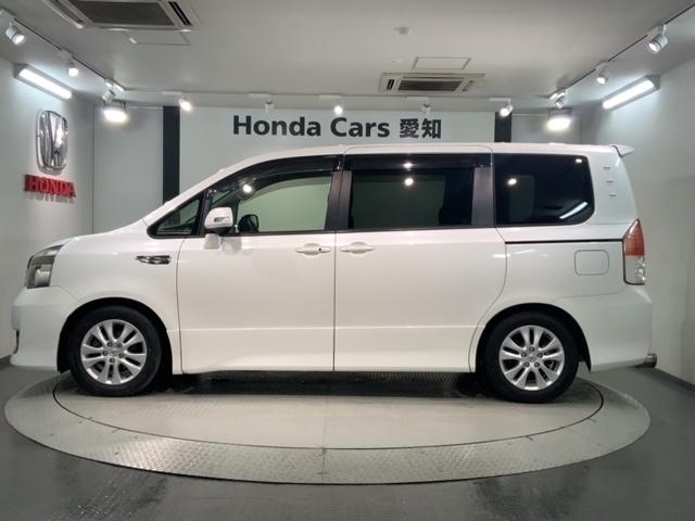 ヴォクシー ＺＳＧ’ｓ　１年保証　純正ナビ　ＴＶ　Ｒカメラ　ＢＴオ－ディオ　ＤＶＤ　ドラレコ　Ｒモニタ－　ＨＩＤ　アルミ　スマ－トキ－　盗難防止装置　整備記録簿　ドアバイザ－　ＡＡＣ　Ｗエアバッグ　ローダウン　地デジ（47枚目）