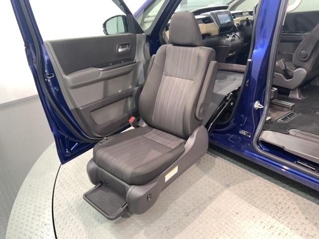 フリード Ｇ　助手席リフトアップシート車　福祉車両　１年保証　ワンオ－ナ－　ナビＶＸＭ－１７４ＣＳｉ　ＴＶ　Ｒカメラ　ＢＴオ－ディオ　ドラレコＥＴＣ　ＬＥＤライト　両側電動ドア　ＶＳＡ　スマ－トキ－　スペアキ－（10枚目）