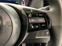 ｅ：ＨＥＶベーシック　ＨｏｎｄａＳＥＮＳＩＮＧ新車保証試乗禁煙車　追突軽減ブレーキ　ワンオーナー車　フルセグＴＶ　カーテンエアバック　Ｒカメ　ＬＥＤ　パワーウインドウ　スマキー　横滑り防止　オートエアコン　ＥＴＣ車載器（10枚目）