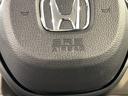 ベースグレード　コンフォートパッケージＨｏｎｄａＳＥＮＳＩＮＧ　パワーウインドー　衝突被害軽減　バックカメラ付　インテリキー　横滑り防止機能　禁煙　オートエアコン　ＬＥＤライト　盗難防止装置　Ｗエアバック　エアバッグ（21枚目）