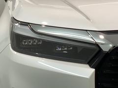 ＬＥＤヘッドライトは、点灯の瞬間から最大光量を発揮し、突然暗くなるトンネルなどでの安定感を高めます。 7