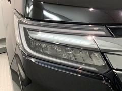 ＬＥＤヘッドライトは、点灯の瞬間から最大光量を発揮し、突然暗くなるトンネルなどでの安定感を高めます。 6