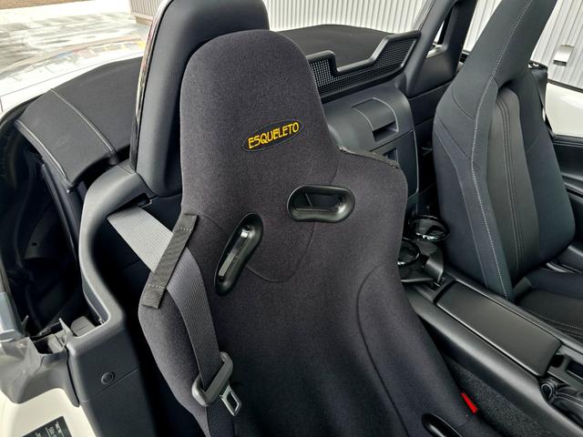 ロードスター Ｓ　ＲＡＹＳ社製鍛造アルミホイール　エスケレートＥＳＱＵＥＬＥＴＯバケットシート　Ｒマジックパワーイグニッションコイル＆ダウンサス　イーカスタムエキマニ　クリアランスソナー　純正オプションサイドエアバック（15枚目）