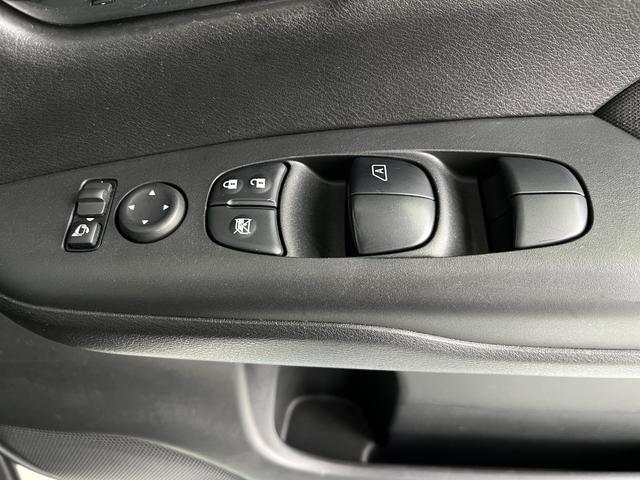 セレナ ハイウェイスター 両側電動スライドドア(ハンズフリー機能付き) ナビ フルセグTV 全方位カメラ オートクルーズ LEDヘッド 衝突被害軽減装置 車線逸脱警報 パーキングアシスト プッシュスタート スマートキー合計2個(13枚目)