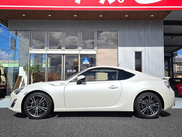 86 GTリミテッド 純正ナビ フルセグTV バックカメラ スマートキー ディスチャージヘッドランプ 前後2カメラドライブレコーダー 赤黒ハーフレザーシート シートヒーター ETC車載器 オートライト オートエアコン(8枚目)