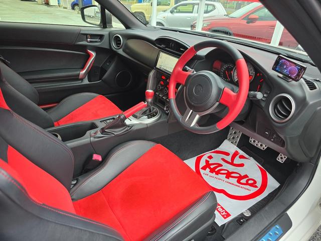 86 GTリミテッド 純正ナビ フルセグTV バックカメラ スマートキー ディスチャージヘッドランプ 前後2カメラドライブレコーダー 赤黒ハーフレザーシート シートヒーター ETC車載器 オートライト オートエアコン(13枚目)
