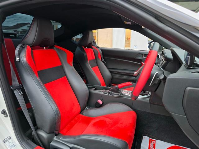 86 GTリミテッド 純正ナビ フルセグTV バックカメラ スマートキー ディスチャージヘッドランプ 前後2カメラドライブレコーダー 赤黒ハーフレザーシート シートヒーター ETC車載器 オートライト オートエアコン(14枚目)