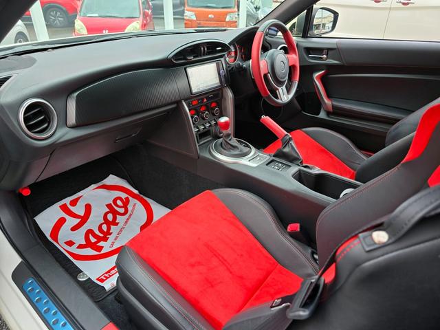 86 GTリミテッド 純正ナビ フルセグTV バックカメラ スマートキー ディスチャージヘッドランプ 前後2カメラドライブレコーダー 赤黒ハーフレザーシート シートヒーター ETC車載器 オートライト オートエアコン(16枚目)