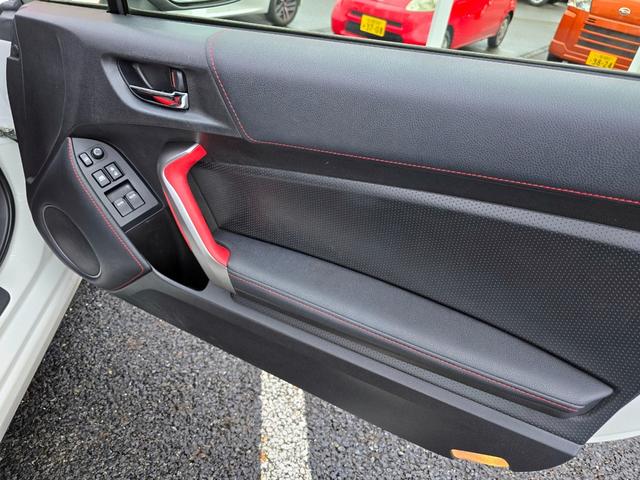 86 GTリミテッド 純正ナビ フルセグTV バックカメラ スマートキー ディスチャージヘッドランプ 前後2カメラドライブレコーダー 赤黒ハーフレザーシート シートヒーター ETC車載器 オートライト オートエアコン(27枚目)