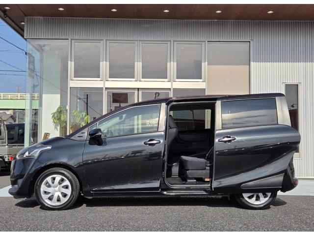 シエンタ Ｇ　両側パワースライドドア　プリクラッシュセーフティシステム　車線逸脱警報　オートマチックハイビーム　純正ナビ　フルセグＴＶ　　　バックカメラ　ＬＥＤヘッド　アイドリングストップ　７人乗り　ワンオーナー（3枚目）