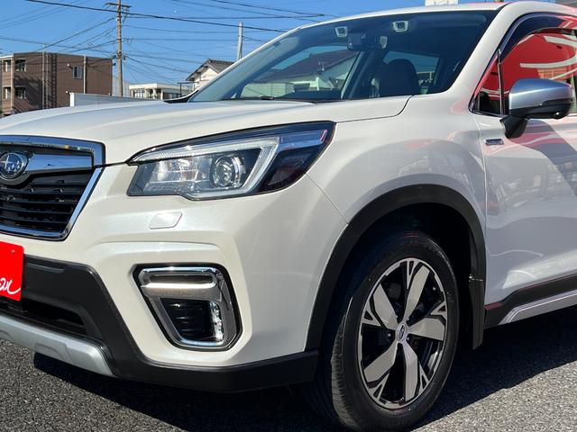 フォレスター アドバンス　フリップダウンモニター　ブラウンレザー　８インチダイアトーンナビ　フルセグＴＶ　バックカメラ　デジタルインナーミラー　レーダークルーズ　ドラレコ前後　前席パワーシート　電動リアゲート　ＥＴＣ２．０（5枚目）