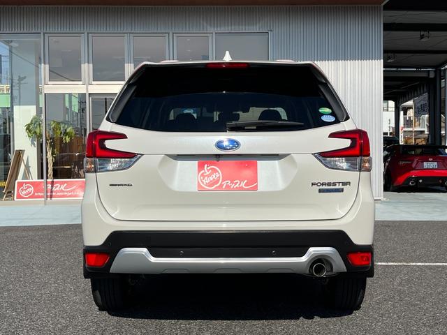 フォレスター アドバンス　フリップダウンモニター　ブラウンレザー　８インチダイアトーンナビ　フルセグＴＶ　バックカメラ　デジタルインナーミラー　レーダークルーズ　ドラレコ前後　前席パワーシート　電動リアゲート　ＥＴＣ２．０（11枚目）