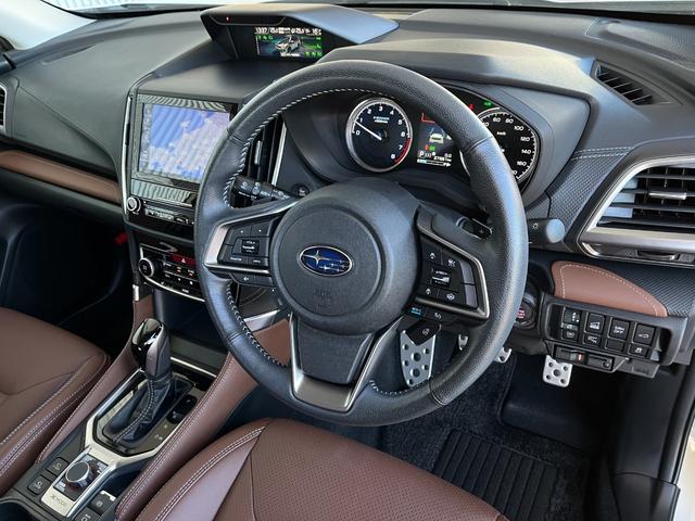 フォレスター アドバンス　フリップダウンモニター　ブラウンレザー　８インチダイアトーンナビ　フルセグＴＶ　バックカメラ　デジタルインナーミラー　レーダークルーズ　ドラレコ前後　前席パワーシート　電動リアゲート　ＥＴＣ２．０（12枚目）