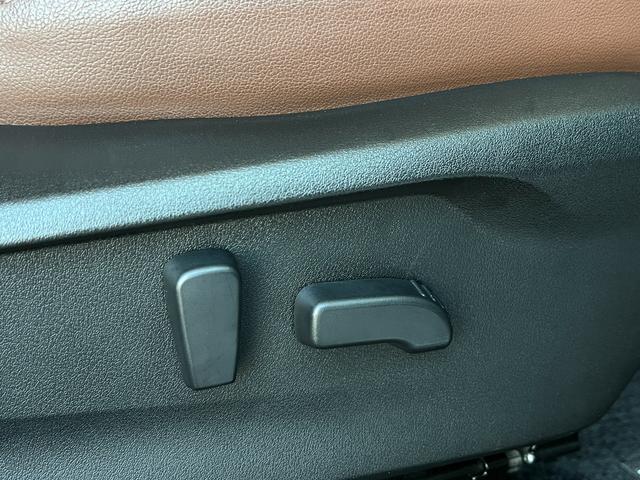 フォレスター アドバンス　フリップダウンモニター　ブラウンレザー　８インチダイアトーンナビ　フルセグＴＶ　バックカメラ　デジタルインナーミラー　レーダークルーズ　ドラレコ前後　前席パワーシート　電動リアゲート　ＥＴＣ２．０（14枚目）